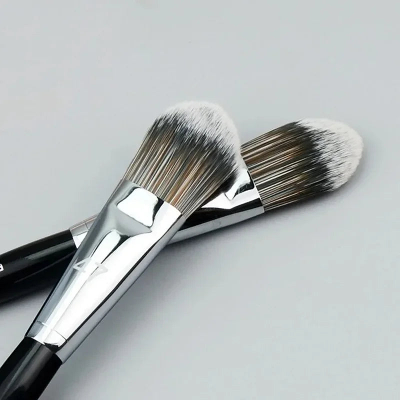 Pro Foundation Broom Brush