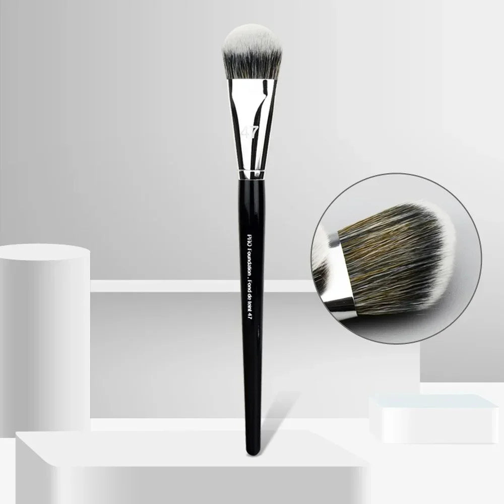Pro Foundation Broom Brush
