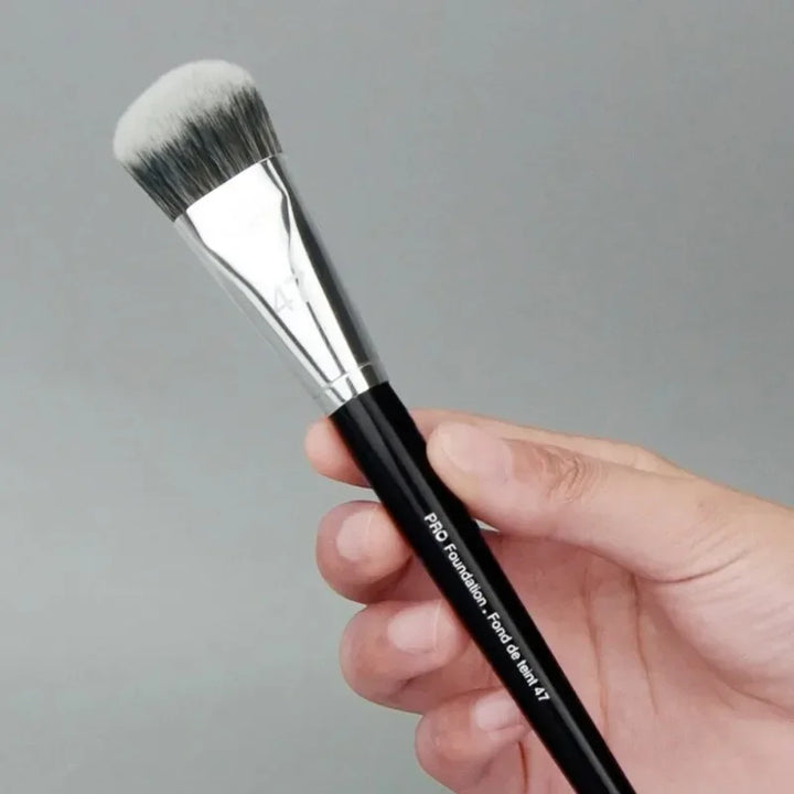 Pro Foundation Broom Brush